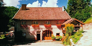 AUBERGE AU PIED DE LA CASCADE