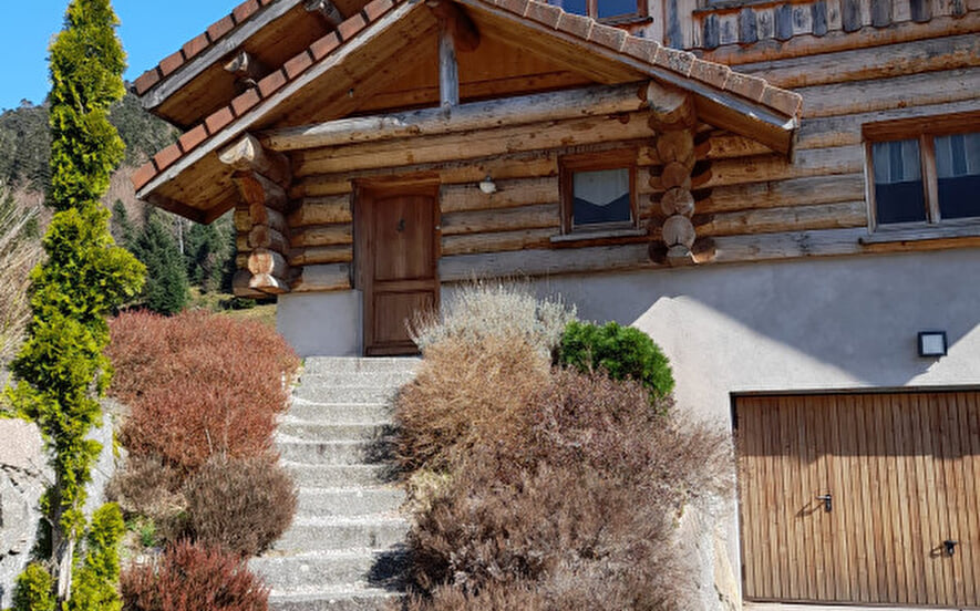 Chalet en rondin 6 à 8 personnes