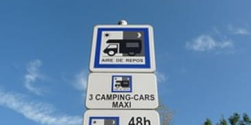 WOHNWAGEN PARKPLATZ IM BUSSANG