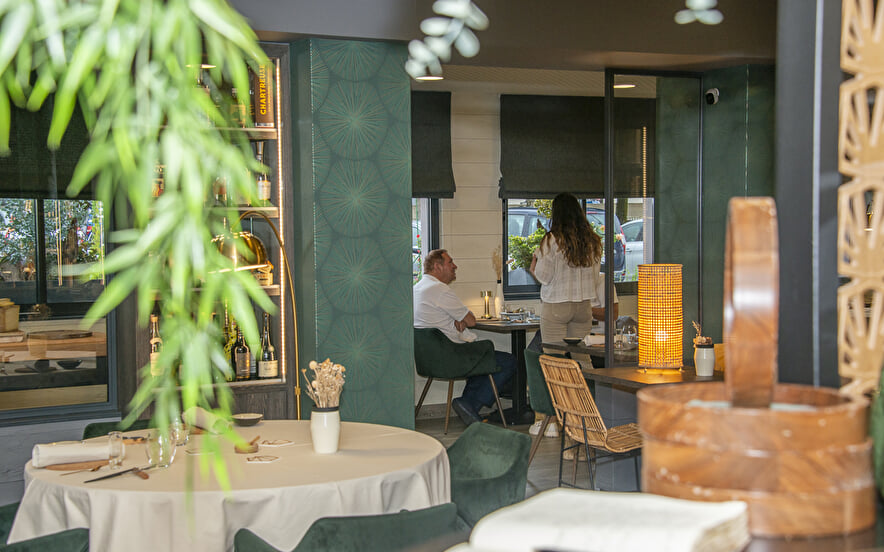 RESTAURANT LOGAN LAUG