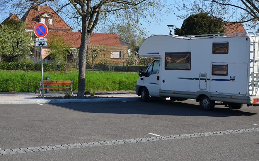 Aire de stationnement pour camping-car