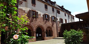 Saisonal Tourismus Büro