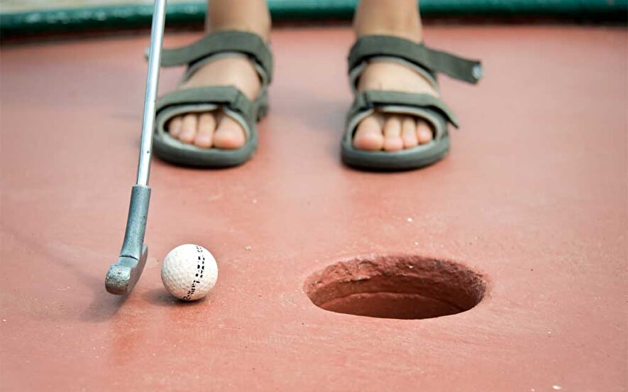 Mini-golf