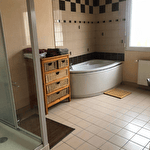 Maison chaleureuse grande et fonctionnelle